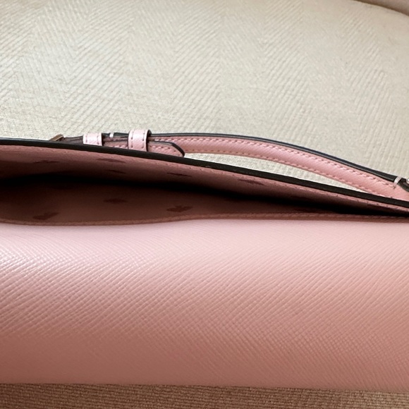 Kate Spade Pink🩷 Crossbody / Purse Pink 💓with Some Gold✨️ - Picture 6 of 10